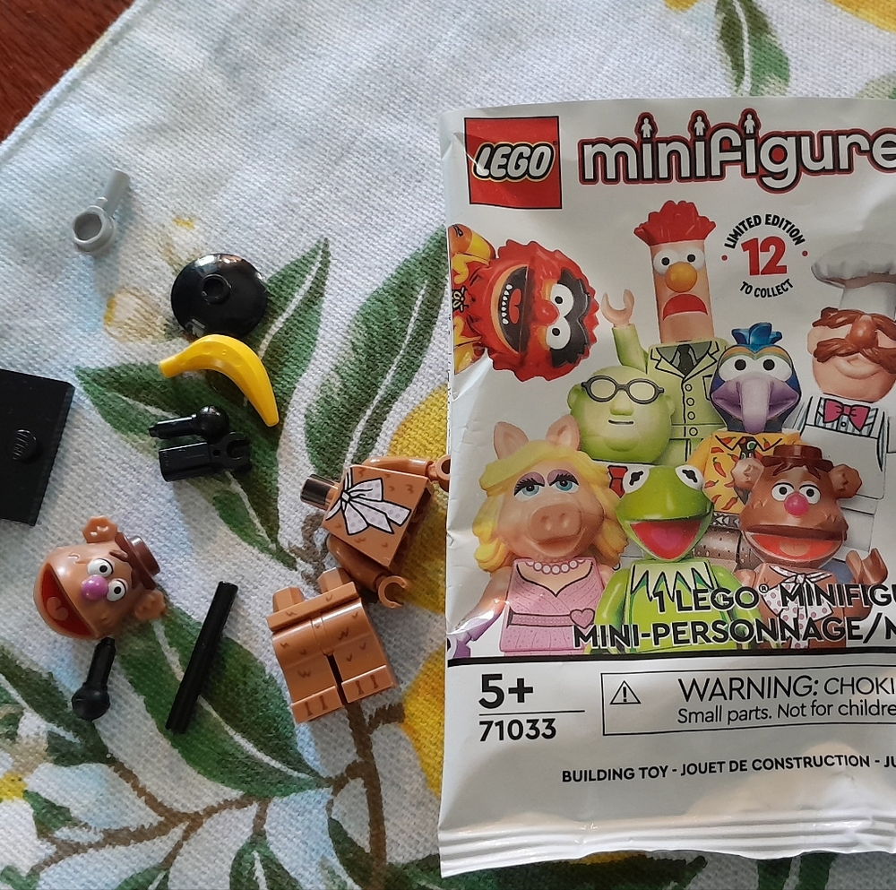 LEGO Fozzy Bear Mystery Minifigures Muppets Series -